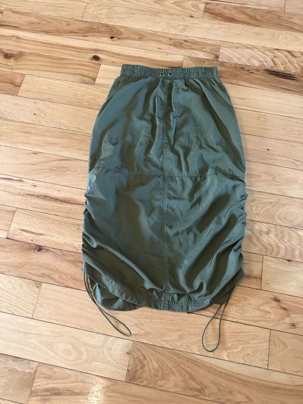 Wild Fable Women's Olive Green Utility Cargo Midi Skirt with Drawstring Details